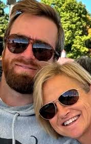 THE GIFT OF LIFE ❤️ https://bit.ly/3ZeKJQh In a heartwarming story of  maternal love, Susan Gross has given her son, Stephen, the gift of life for  a second time by donating her kidney.