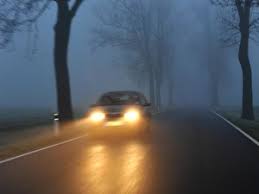 Du musst hier abblenden, da du sonst den fahrer des entgegenkommenden fahrzeugs blenden würdest. Fernlicht Einschalten Wann Ist Es Erlaubt Berlin De