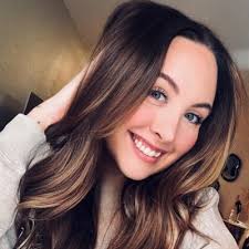 Maggie Curtis (@maggie_curtis_)