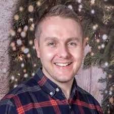 Anrhydeddu Roy a Rhoswen Llewellyn