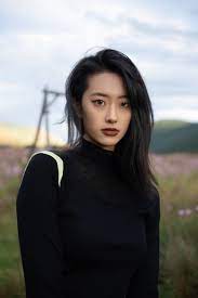 侄女获超模比赛冠军杨二车娜姆欣慰：从我当年走出“女儿国”已整整40年-腾讯新闻