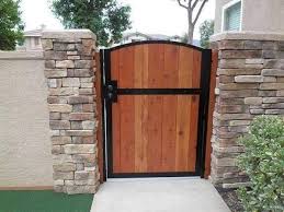 صور ديكورات اشكال ابواب خشب خارجية للحدائق Wooden Gate Plans Wood Gate Garden Gate Design