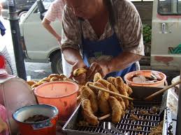 Pisah goreng yang renyah dan hangat tentu. Pisang Goreng Recipe Indonesian Batter Fried Bananas Whats4eats