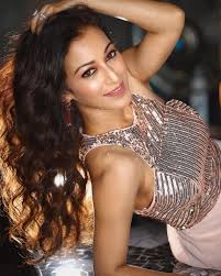 Taarak Mehta Ka Ooltah Chashmahs Sunayana Fozdar aka Anjali Bhabhi Looks  Drop Dead Gorgeous in Her Latest Pics, Take a Look