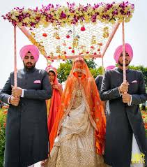 Phoolon Ki Chadar For Bride Blend Of Orchids Roses An Kaleerey Wedding Indianwedding Weddin Indian Wedding Photography Bride Entry Wedding Photography