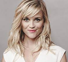 The short hairstyle with side swept bangs includes one added advantage is there will be no clumsiness. 50 Gorgeous Side Swept Bangs Hairstyles For Every Face Shape