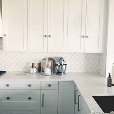 Finding the best informative suggestions in the web? Herringbone Tile Backsplash White Cabinets Kuche Landhausstil Haus Kuchen Kuchenfliesen