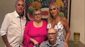 Ignacio zaldivar 202.377 views4 year ago. Madre Padre Y Sus Dos Hijos Mueren Por Covid 19 En Apenas 42 Dias Solo Sobrevivio La Nieta Meganoticias