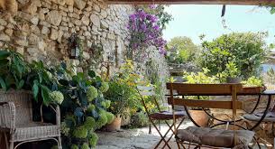 Im garten habe ich eine 'säulenkirsche' die richtig kräftig hoch und in die breite gegangen ist. Kreativurlaub In Der Provence