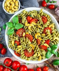 Barlauch Kichererbsen Nudeln Mit Kokos Curry Cashew Avo Pesto Bianca Zapatka Recipes Kichererbsen Nudeln Kokos Curry Kichererbsen