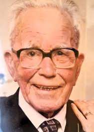 Tha 100 bliadhna ga chomharrachadh bhon a chaidh bailtean Ghabhsainn 's  Mhealboist an Leòdhas , a stèidheachadh. An diugh, anns a phrògram Na  Dorsan: Sgeulachd Baile Ghabhsainn, cluinnear cunntasan, a chaidh a