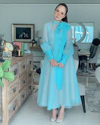 Mustahil lah peminat tidak faham privasi nora yang kini menghitung hari bagi. Raya Ke Krismas Sedondon Bersama Keluarga Baju Raya Nora Danish Dikritik Kisah Dunia