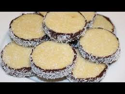 Petit Gateau De Semoule Moelleux Et Croquant Au Chocolat Facile Cuisinerapide Youtube Desserts Cake Decorating Food