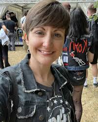 Richie is out for the third and final time to say goodbye to the amazing  Fish. This is going to be a very emotional night for fans.