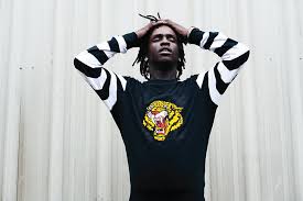 Find the best rap wallpapers 2018 on getwallpapers. Hd Wallpaper Men S Black And White Gucci Sweater Chief Keef Rapper Photo Shoot Wallpaper Flare