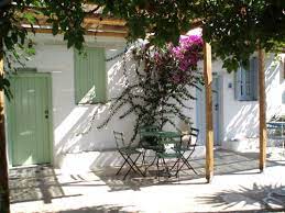 Στις σποράδες με γοργόφτερο πανί. Alonnhsos Diamonh 7 3enodoxeia Biles Kai Enoikiazomena Dwmatia