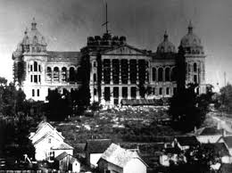 Capitol has been built, burnt, rebuilt, extended and restored. Iowa Legislature Construction Earlier Buildings