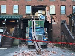 Uncover why dean's stove and spa is the best company for you. Tractor Trailer Damages Dean S Stove Spa Building In Southington