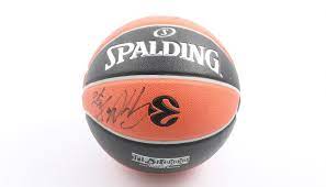 Arrivati i palloni spaldıng nba e il pallone eurolega!!! Pallone Ufficiale Final Four Eurolega 2018 Firmato Dagli Ambasciatori One Team Charitystars