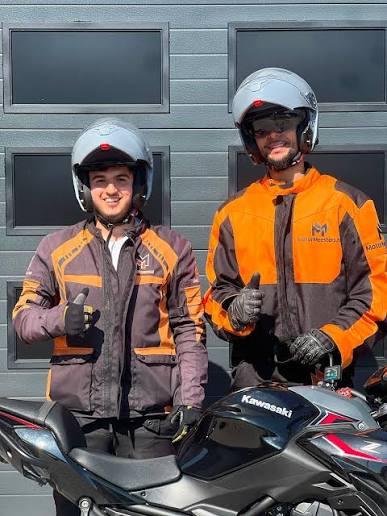 15 kandidaten, 15 keer dat felbegeerde resultaat. ??️ Trots op iedereen  die heeft geknald en zichzelf nu officieel motorrijder mag noemen! ? Op  naar de volgende geslaagden. Wie is de volgende? ? #Mo
