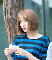 Potong rambut layer sebahu ala korea pendek sebahu model rambut pendek untuk wajah bulat. Intip 8 Model Rambut Pendek Sampai Sebahu Ala Korea Ini