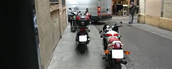 Resultado de imagen de MOTOS EN LAS ACERAS DE BARCELONA