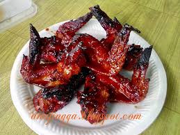 Sebelum disajikan, tambahkan perasan jeruk nipis agar lebih sedap. Resepi Kepak Ayam Madu Pasar Malam
