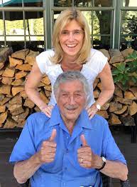 2 days ago · tony bennett has canceled the rest of his 2021 tour dates and is retiring from touring. Tony Bennett On Twitter Wow I M 93 Today And I Feel Like I Am Just Getting Started Spending The Day With My Wonderful Wife Susan