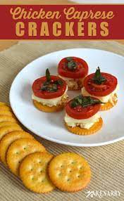 Chicken Caprese Crackers Easy Appetizer Idea Recipe Appetizer Recipes Appetizers Easy Appetizers