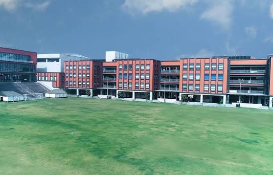 Shiv Nadar School