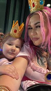 Video of girls only pit during Evanescence?