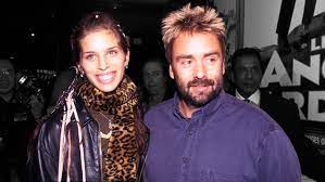 Một ngày nọ, cô bé ra ngoài mua sắm, khi quay trở về nhà thì phát hiện ra cả nhà cô đã. Luc Besson And The Disturbing True Story Behind Leon The Professional