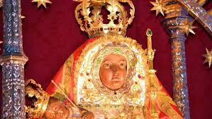 La virgen de la candelaria es la patrona de las islas canarias y se trata de una virgen negra. 6rjevygibjs7em