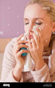 Spray per naso immagini e fotografie stock ad alta risoluzione