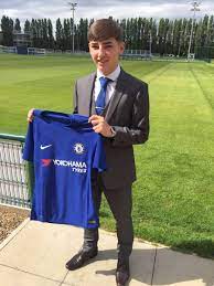 Midfielder billy clifford gilmour was born on the 11th day of june 2001 at glasgow in scotland. Billy Gilmour On Twitter Great Day Signing For Chelseafc With The Family Looking Forward To The Future