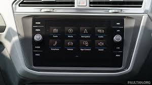 Update your system data to obtain new functions or to be prepared for new traffic situations. Volkswagen Tiguan Comfortline Tiguan Highline And Passat Highline Get New Gen Head Unit No Price Hike Paultan Org