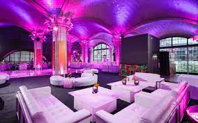 This location offers 20 draught beers and ciders on rotation for your guests. Top 25 Unique Event Venues In Nyc For Big Gatherings