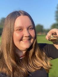 Claudia Goss's Instagram, Twitter & Facebook