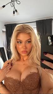 Patrycja ass clap gif loop