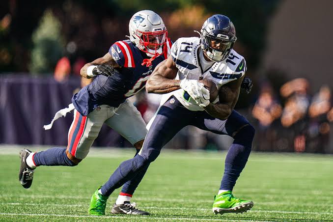 Film Room: How Patriots CB Christian Gonzalez adjusted to covering Seahawks  DK Metcalf - CLNS Media