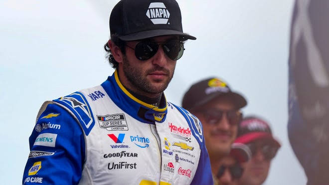 Chase Elliott brakes fail, crashes Chase Briscoe at NASCAR Gateway race