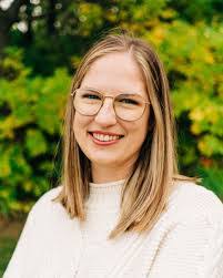 Abby Hough's Instagram, Twitter & Facebook