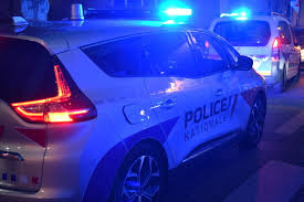 Photo Un inconnu se promène avec un fusil dans la rue : vent de panique ...