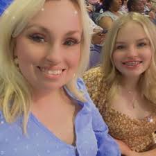 Amanda Gwen Whitlock (@AmandaGwen)