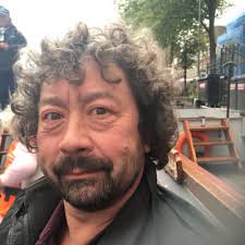 Twee jaar geleden besloot ik toch maar eens te solliciteren voor de  GZ-opleiding. En daar sta ik nu, met een enorme berg extra kennis over het  vak en over mezelf, na zoveel