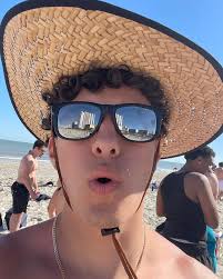 not acrobatic, never flippin