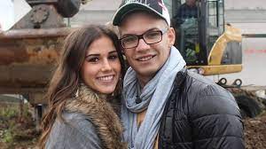 Pietro lombardi (born 9 june 1992 in karlsruhe) is a german singer and the winner of season 8 of deutschland sucht den superstar. Sarah Engels Und Pietro Lombardi Bauen Ein Haus Neue Rtl2 Doku