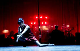 Im hamburg beginnt morgen das siebte entstanden ist der tango um 1890 im hafenviertel von buenos aires. Anastasia Ferrer Tanze Tango Mit Mir Ein Gesprach