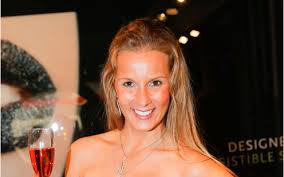 It was initially added to our database on 05/20/2013. Gluren Bij Bv S Joke Van De Velde Deelt Topless Foto Uit De Gazet Van Antwerpen Mobile