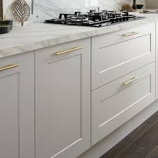 This 19mm Thick Shaker Cabinet Door In Cool Dove Grey Has A Distinctive Wide Frame With A Subtl Kitchen Cabinet Styles Kitchen Door Handles Grey Shaker Kitchen
